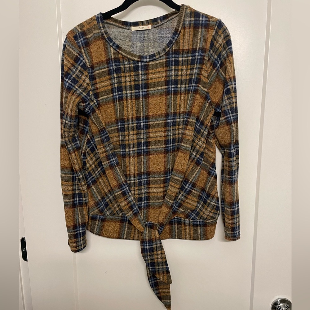 Brand: Le Lis Top. Plaid Yellow Shirt Size Large